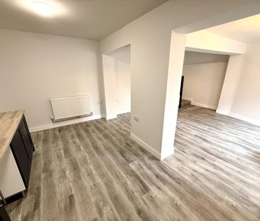 2 bedroom maisonette to rent - Photo 2