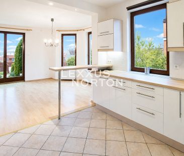 Pronájem domu 300 m² s pozemkem 840 m² - Fotografie 5