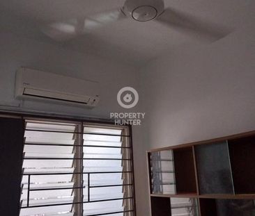 Renovated Double-Storey End-Lot House with Private Garden & EV Char... - Photo 2