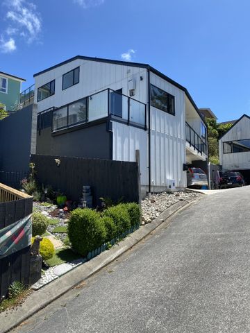 66A Clifford Road, Johnsonville - Photo 2