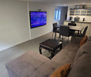 For Lease - 731 Knox Avenue, Hamilton, Ontario - Photo 3