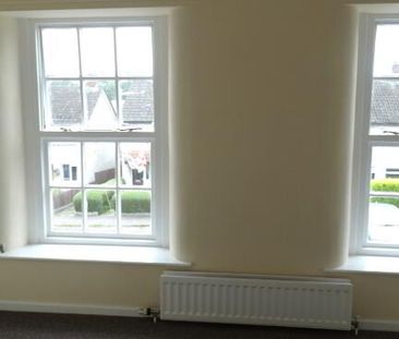 77 Railway Street, Comber, BT23 5HQ - Photo 2