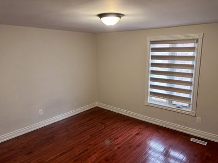 For Lease - 60 Trott Square, Toronto, Ontario - Photo 2