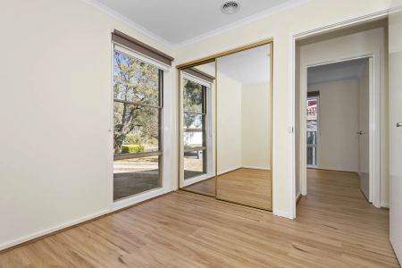 7 Limosa Court, Mornington. - Photo 2