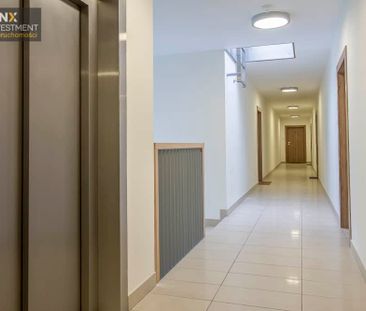 Nowoczesne, jasne mieszkanie 40 m2 z oddzielną sypialnią w sąsiedzt... - Фото 2