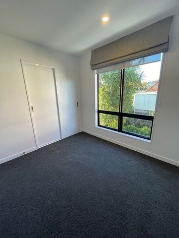 Modern Karori Townhouse - Photo 4