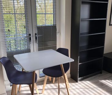 2 bedroom flat to rent - Photo 2