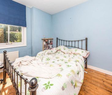 4 bedroom semi-detached house to rent - Photo 3