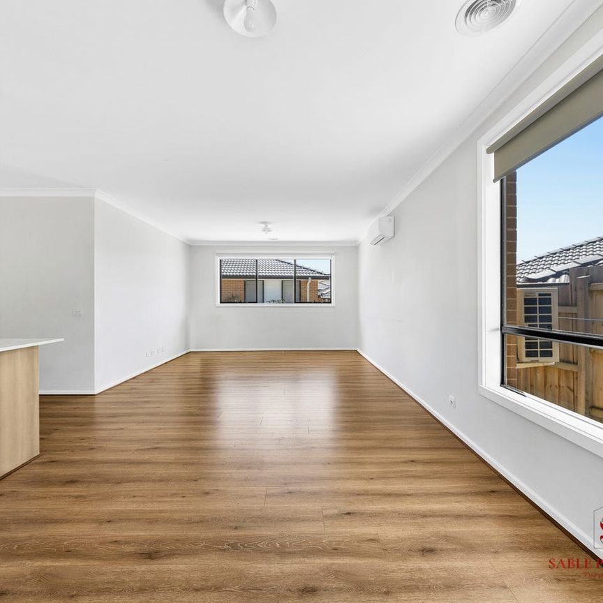 Modern Unit Living in Drouin - Photo 1