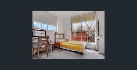 3 Bedroom unit in handy location - Photo 2