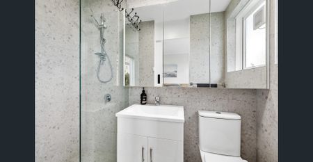 Beautiful Executive Apartment - Photo 5