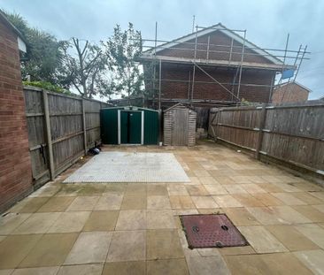 3 bedroom terraced house to rent - Photo 5