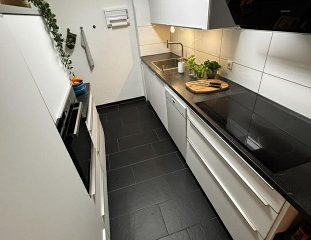 Nach Sanierung: stilvolle 3-Zimmer-Wohnung mit Terrasse in Schwai - Foto 1