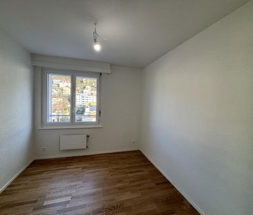 2081 – Superb 4-room apartment renovated on the 1st floor - Photo 3