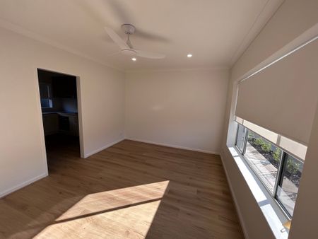 Newly Renovated 2 Bedroom Unit in a Quiet Group! - Photo 2