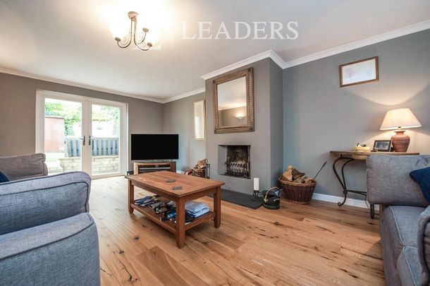 4 bedroom house to rent Church Street, Cirencester, GL7 - Photo 1