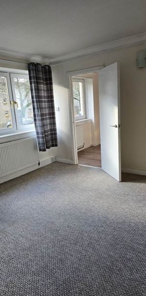 Room in a Shared Flat, Keal Avenue, G15 - Photo 1