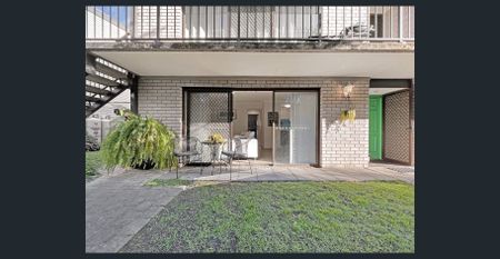 Inner City Feel with Coastal Charm - Photo 5