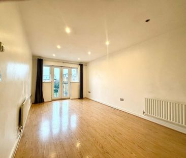 1 Bedroom Flat - Purpose Built To Let - Photo 2