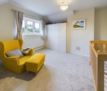 4 bedroom semi-detached house to rent - Photo 5