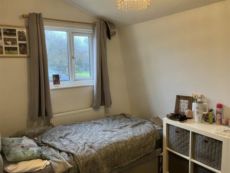 Cullompton - Photo 2