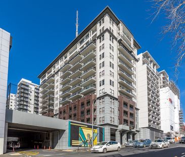 Spacious Bedroom in CBD - Photo 4
