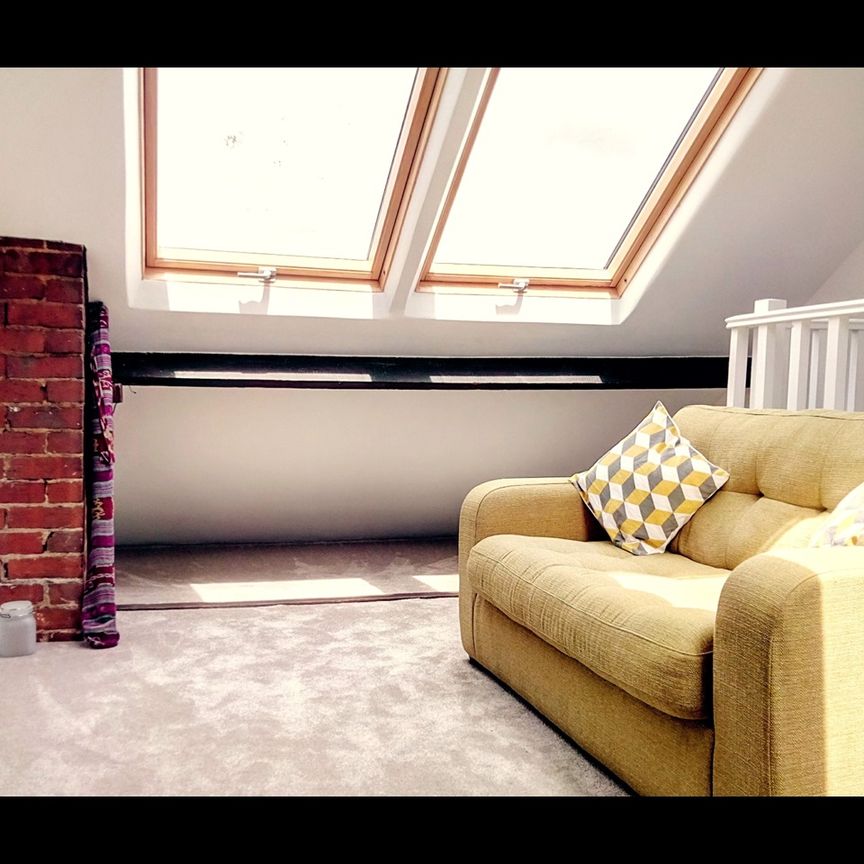 3 Bed Terraced House, Edgehill Street, RG1 - Photo 1
