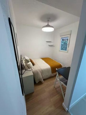 Carrer de Francisco Moreno Usedo, Valencia, Valencian Community 46018 - Photo 2