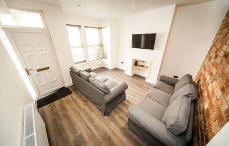 Burchett Place, Woodhouse, Leeds, LS6 2LN - Photo 3