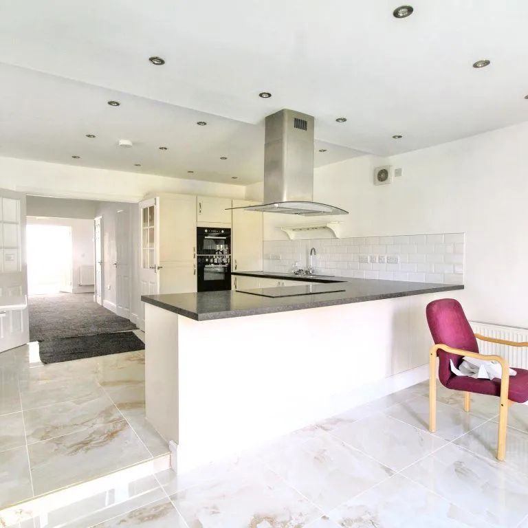Aspley Park Drive, Aspley, Nottingham, NG8 3EA - Photo 1