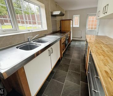 3 bedroom semi-detached house to rent - Photo 6