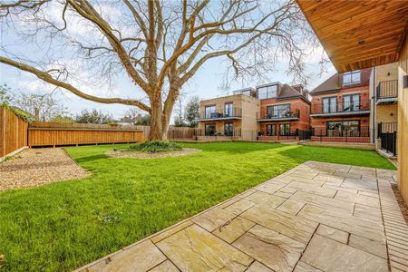 Modern one bedroom apartment situated in Ealing's most sought after area. - Photo 2