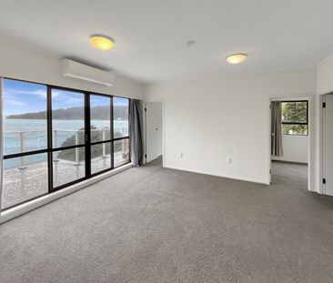Spectacular Views in Hataitai - Photo 2