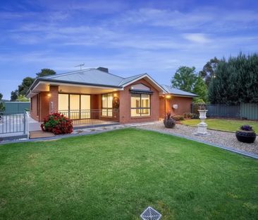 53 Featherstone Avenue, Glenroy NSW 2640 - House For Rent | Domain - Photo 2