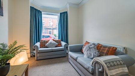 Ashville Terrace, Leeds - Photo 2