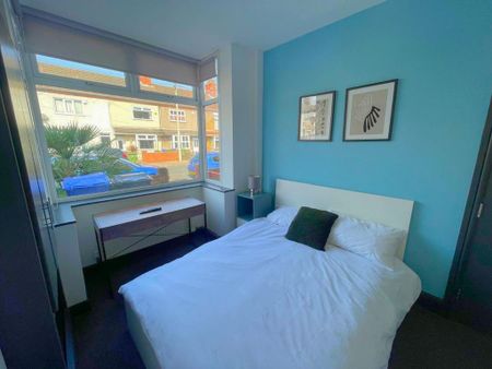 1 bedroom in a house share to rent - Photo 4