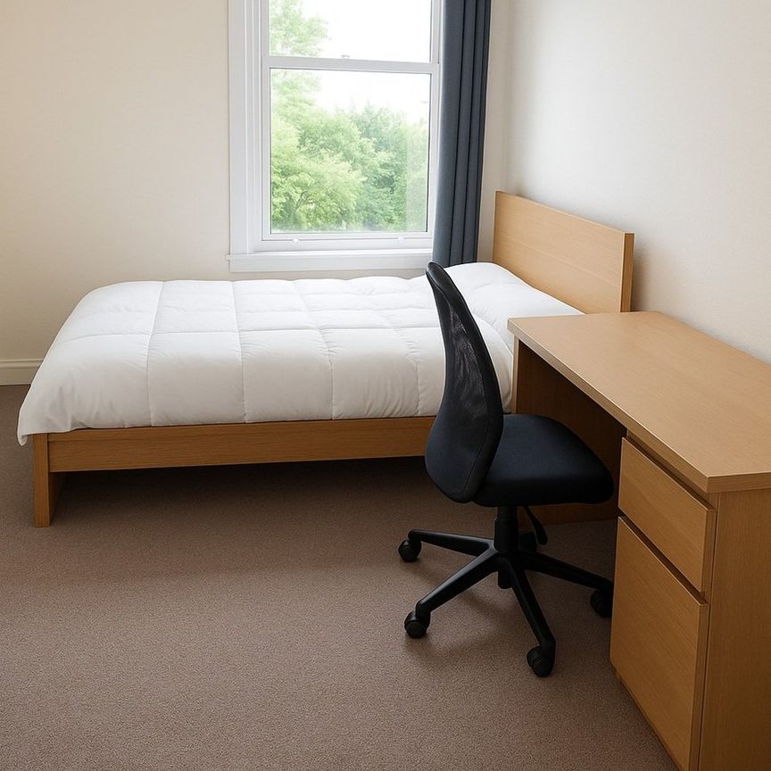 7 Bed Flat, Perry Road, BS1 - Photo 1