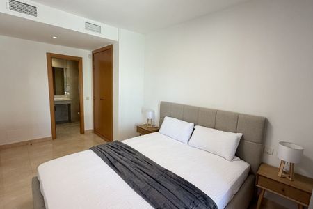 2 Bedroom Apartment For Rent in New Golden Mile, Málaga - Photo 2