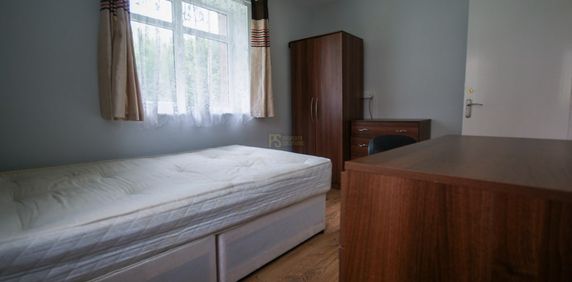 7 Heneage Place - Photo 2