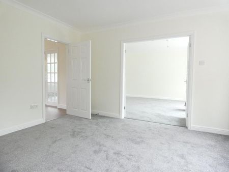 4 bedroom detached house to rent - Photo 3