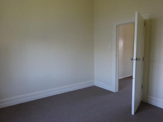 Oak Road, Akina - Photo 1