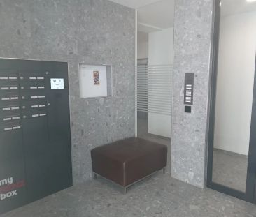 hochwertig vollmöblierte 2-Zimmer-Wohnung mit großzügigem Balkon un... - Photo 1