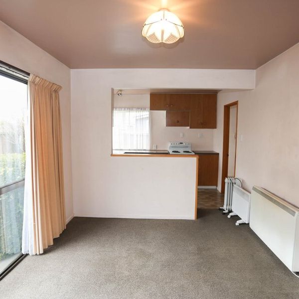 3 BEDROOM, 2 BATHROOM TOWNHOUSE - Photo 1