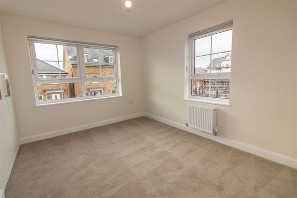 3 Bedroom House - Semi-Detached - Photo 1