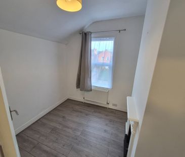 3 Bed Terraced House, Wilson Road, RG30 - Photo 5