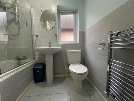 2 Bed House - Photo 2