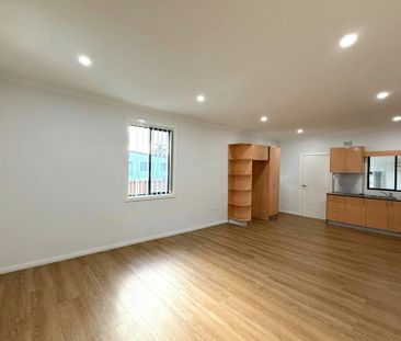 NEWLY RENOVATED FAMILY HOME - Photo 2