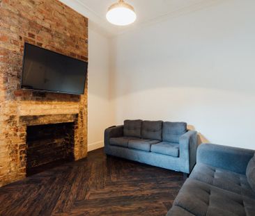 6 bedroom house to rent - Photo 1