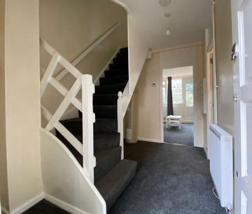 4 bedroom flat share to rent - Photo 4