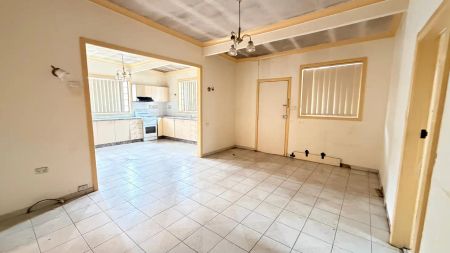 “2-Bedroom House in a Convenient Location” - Photo 2